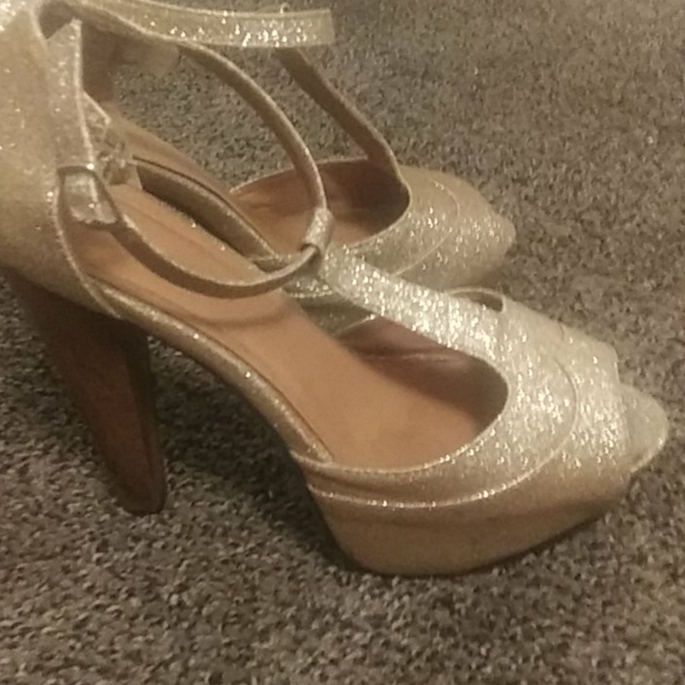 Shoes - Picture 2 of 3